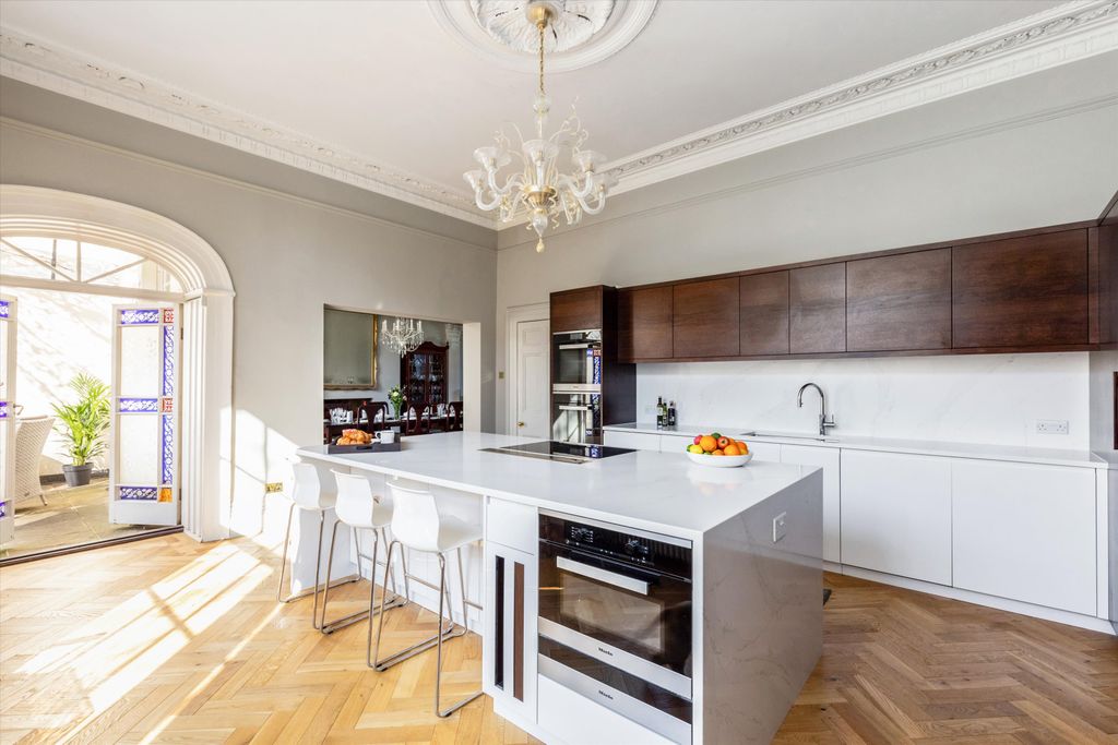 Property photo 2 of 21 Kitchen