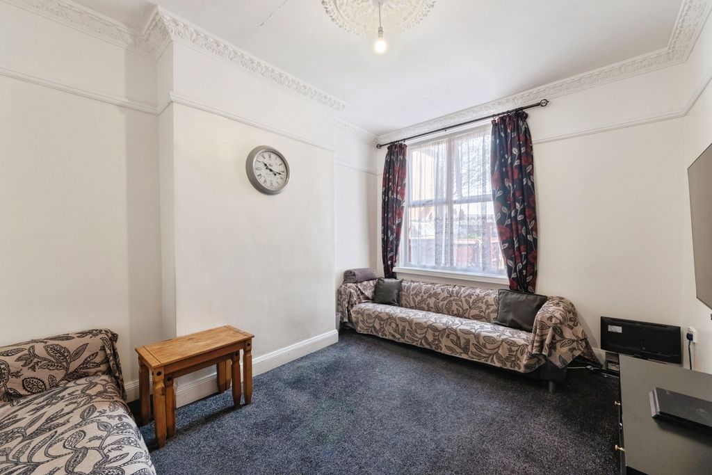 Property photo 2 of 18 Pbox-Img.Jpg