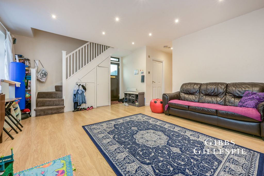 Property photo 1 of 10 Photo