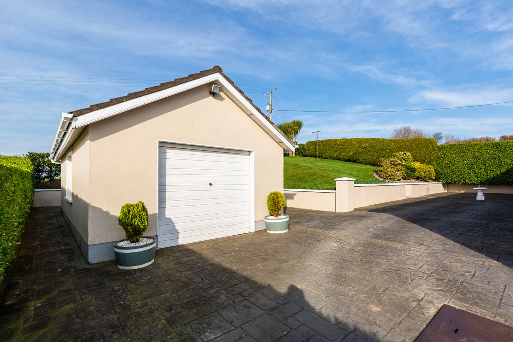 Property photo 2 of 47