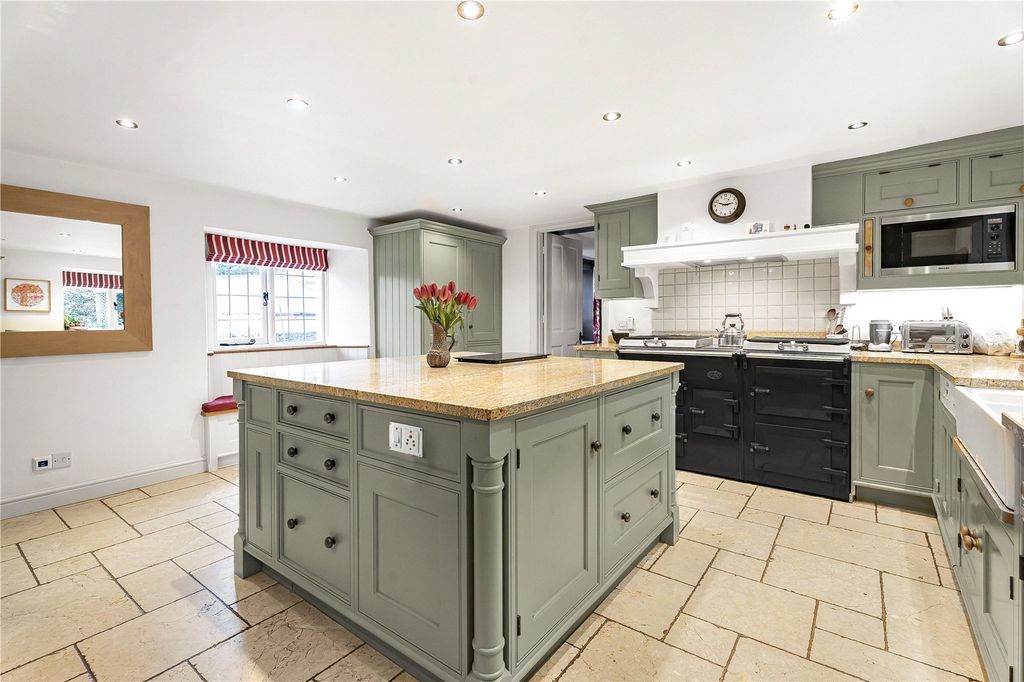 Property photo 2 of 16 Kitchen