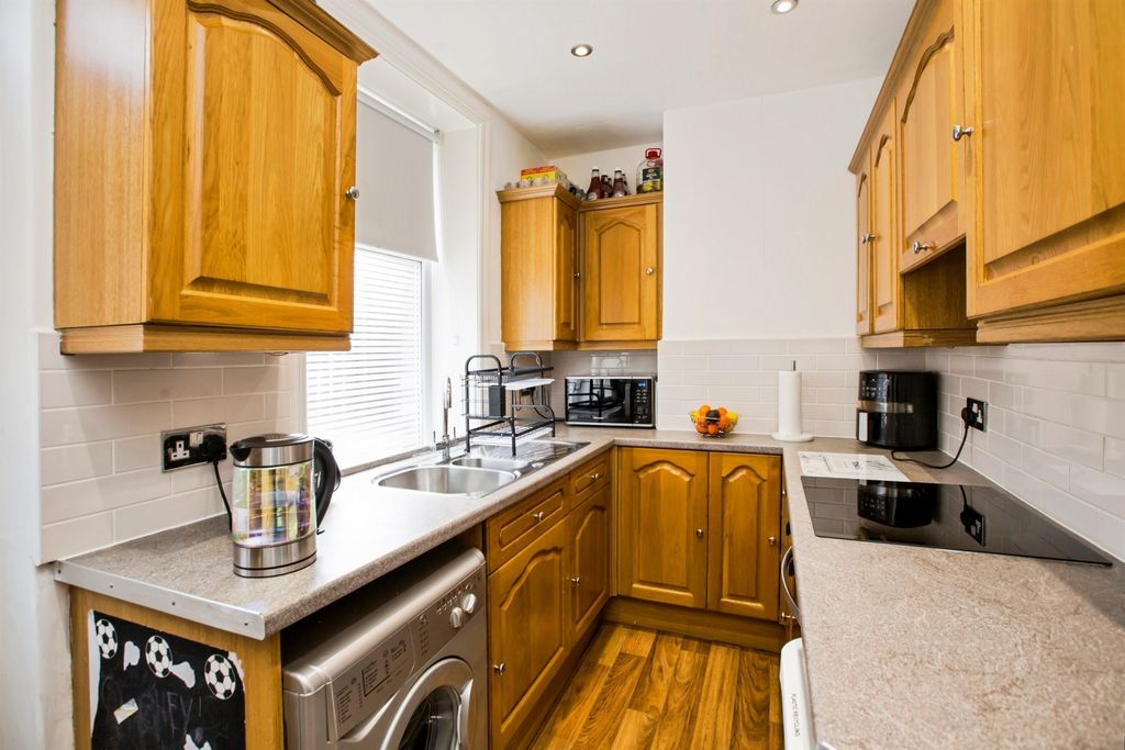 Property photo 3 of 14