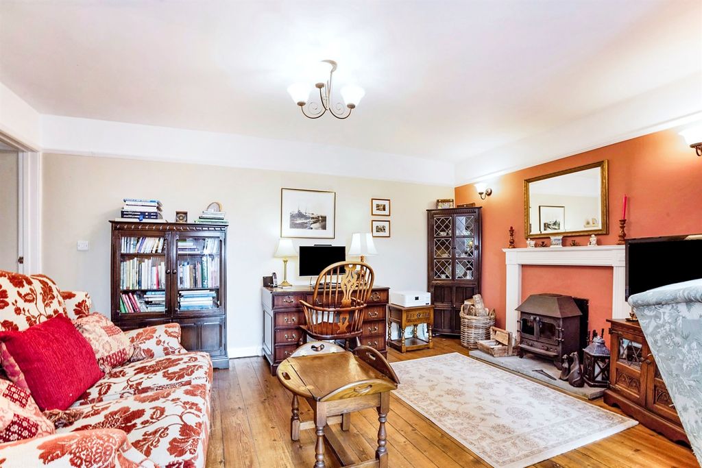 Property photo 3 of 10