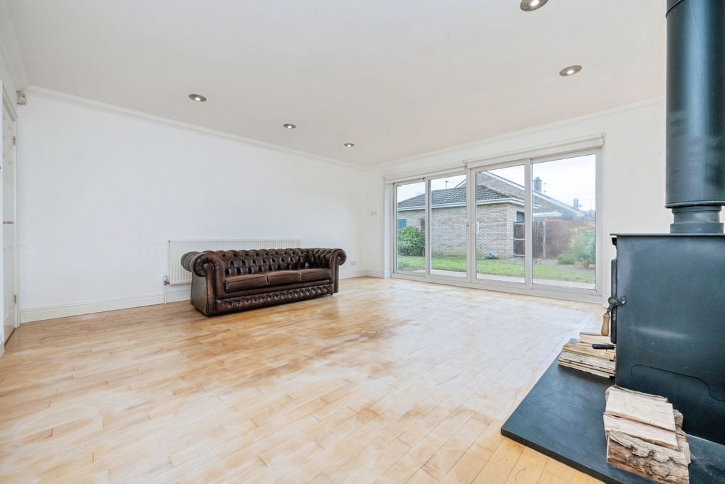 Property photo 3 of 17 Photo