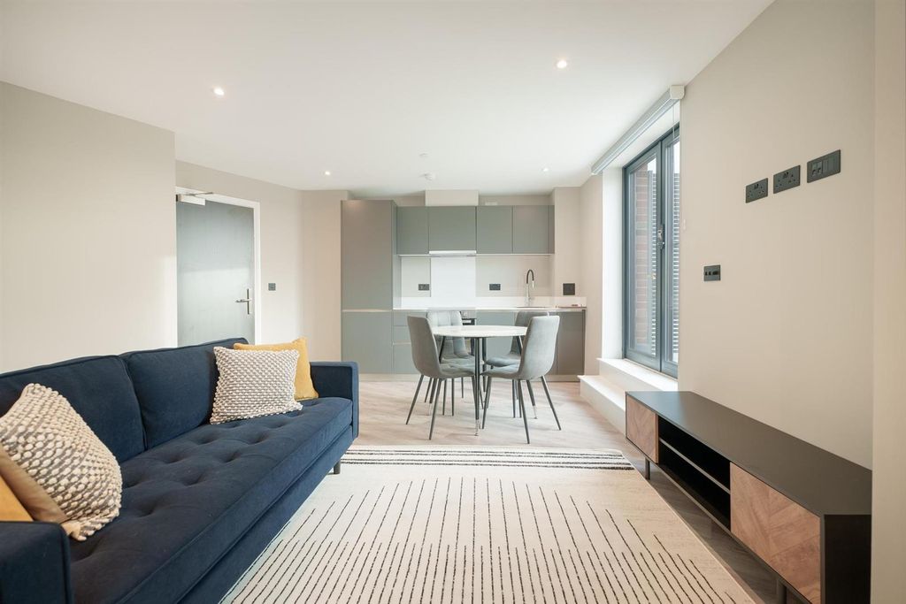 Property photo 2 of 10 2Bed-4.Jpg