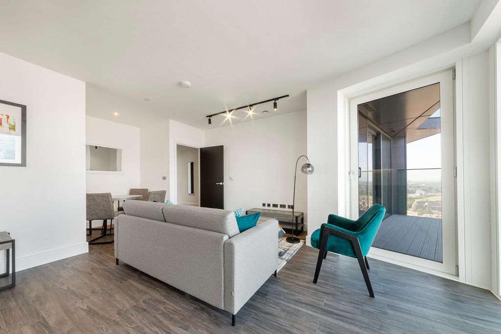 Property photo 3 of 21