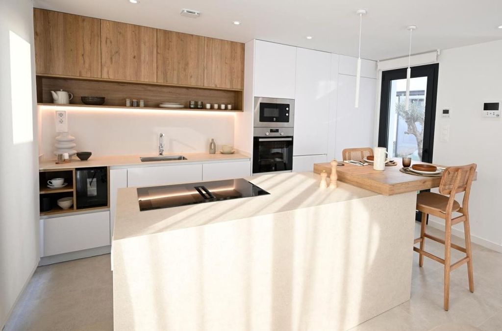 Property photo 2 of 45