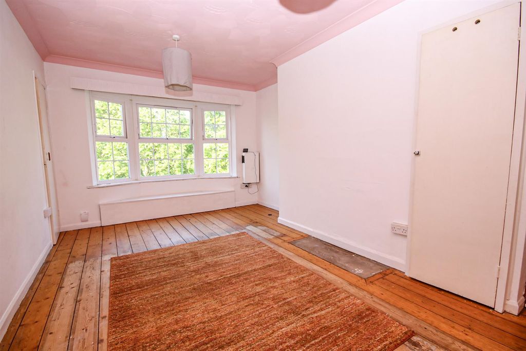 Property photo 3 of 8 7-Img_1533.Jpg