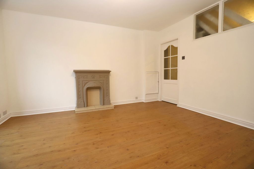 Property photo 3 of 24