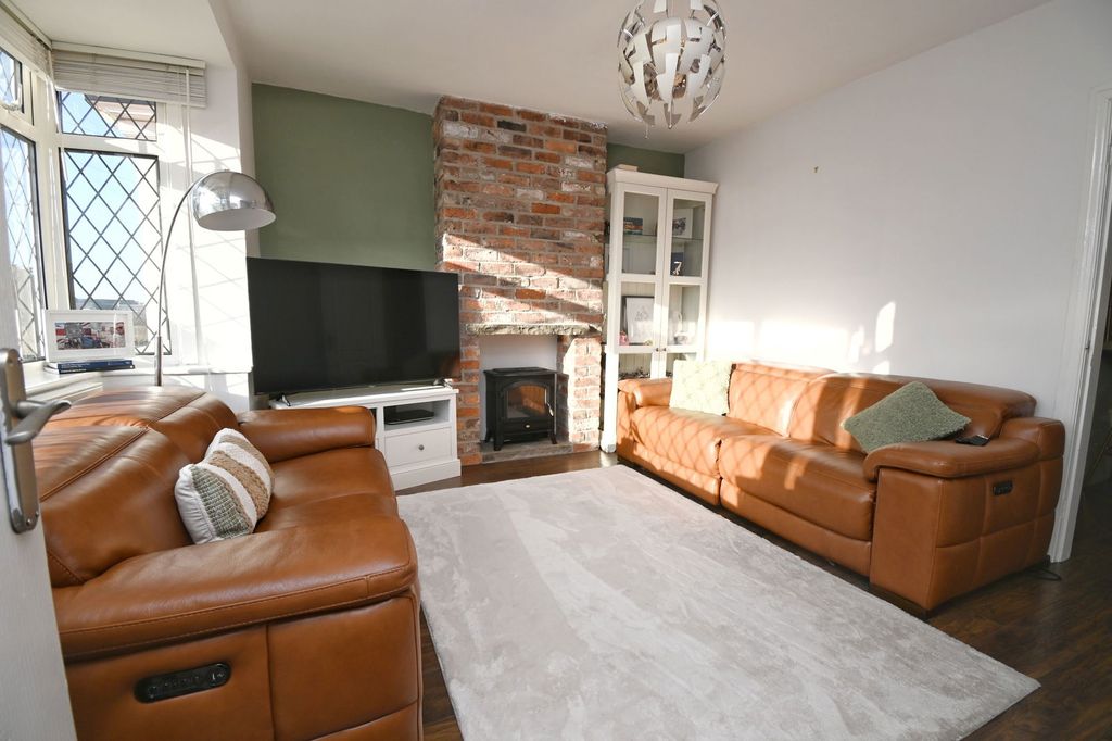 Property photo 3 of 21