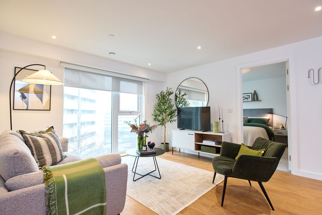 Property photo 2 of 21