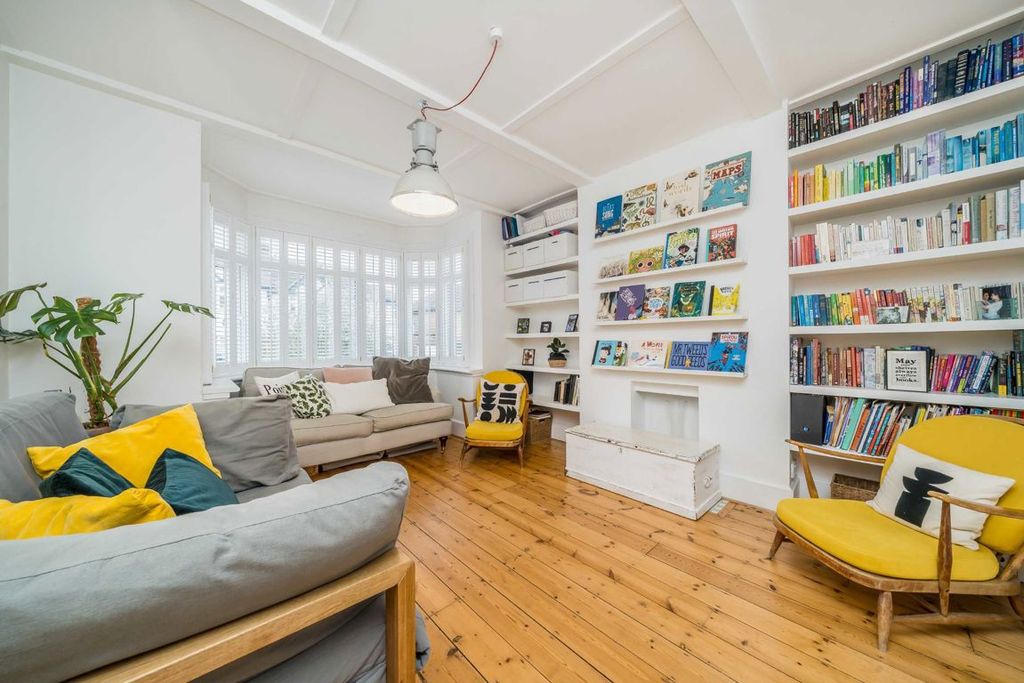 Property photo 2 of 11