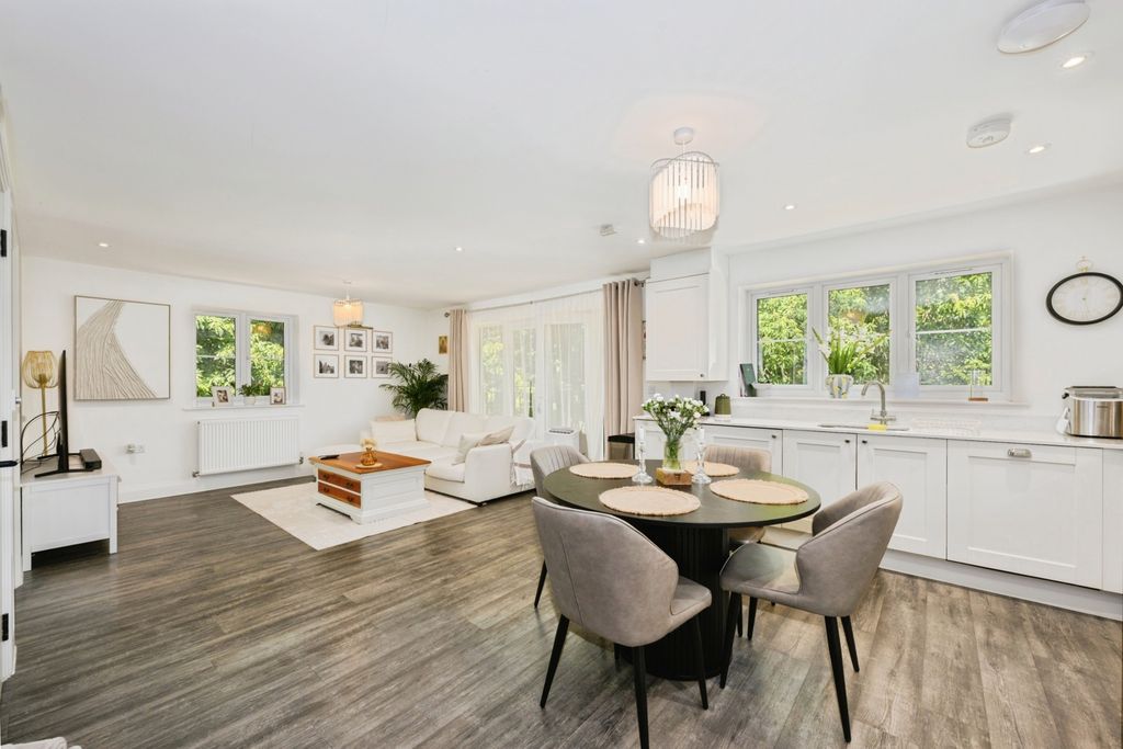 Property photo 1 of 14 Pbox-Img.Jpg