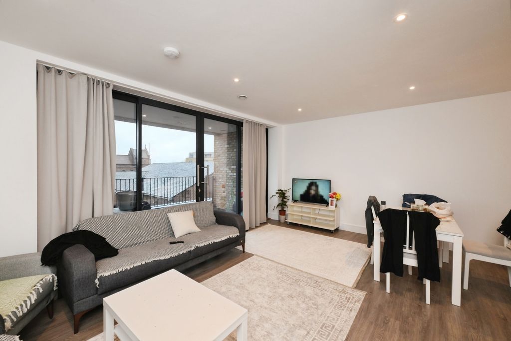 Property photo 2 of 13 Pbox-Img.Jpg