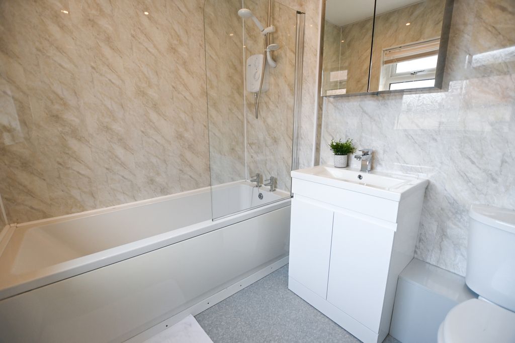 Property photo 3 of 13 Img_0419