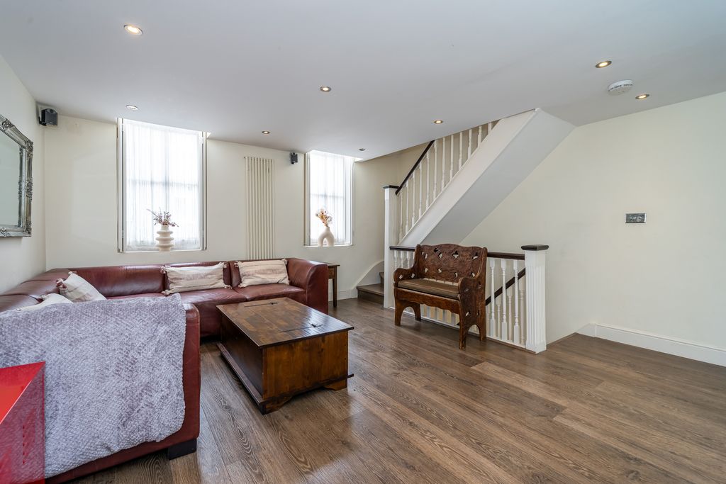 Property photo 1 of 27