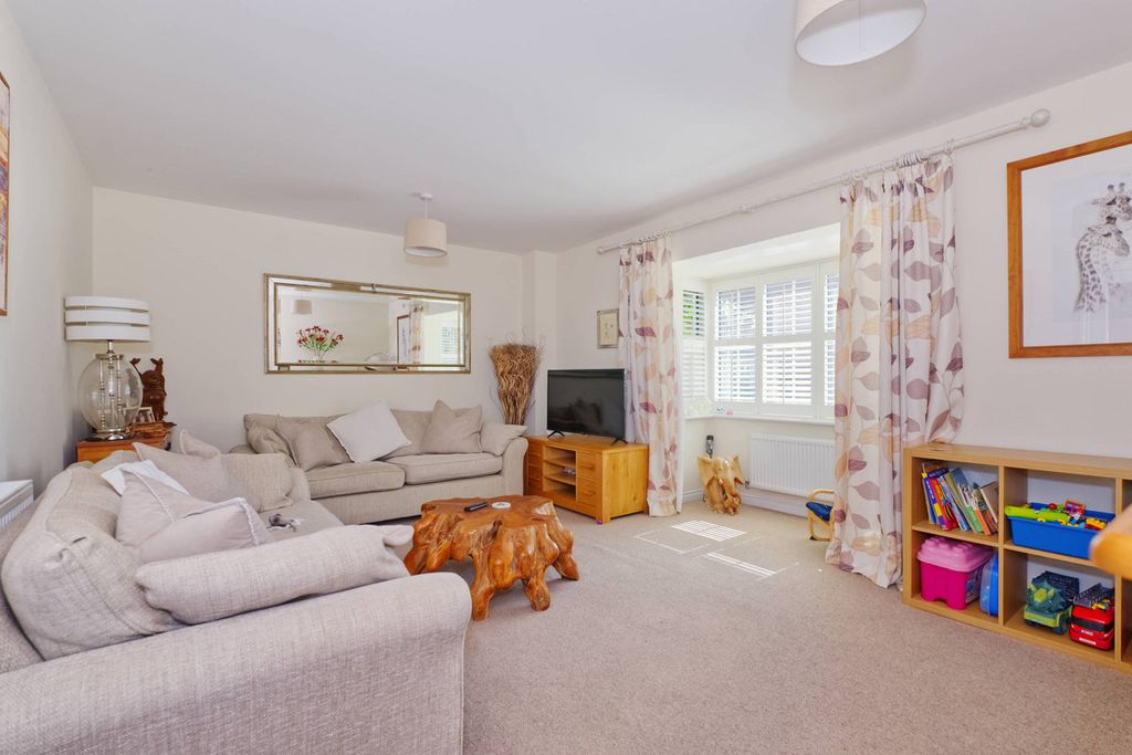 Property photo 2 of 23