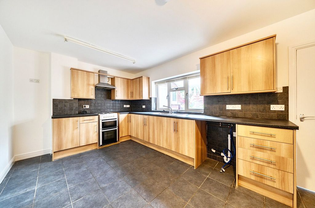 Property photo 2 of 29 Picture No. 28
