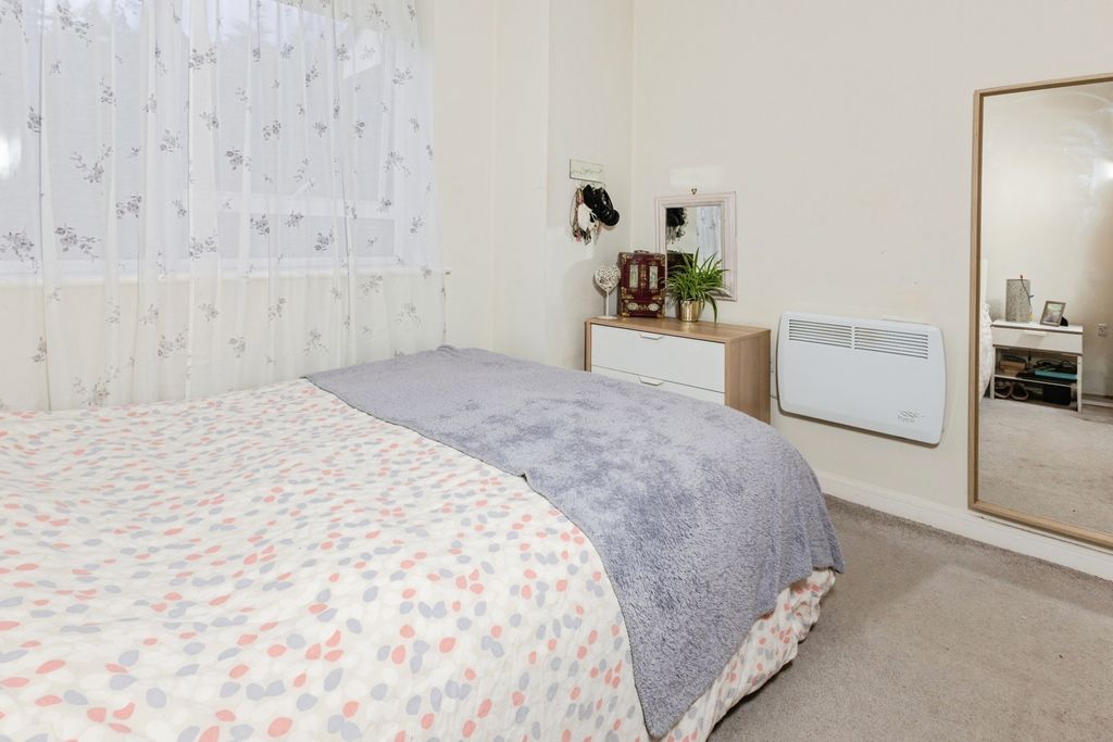 Property photo 3 of 17 Photo