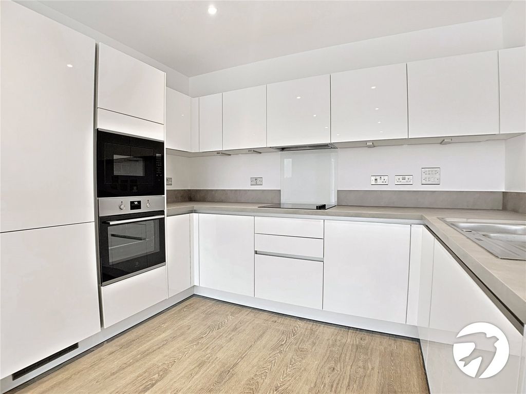 Property photo 2 of 11 Picture No. 06