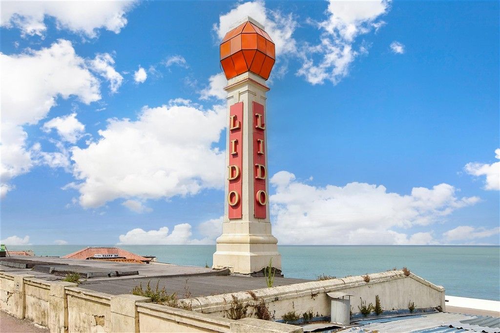 Property photo 1 of 10 Surrounding Area