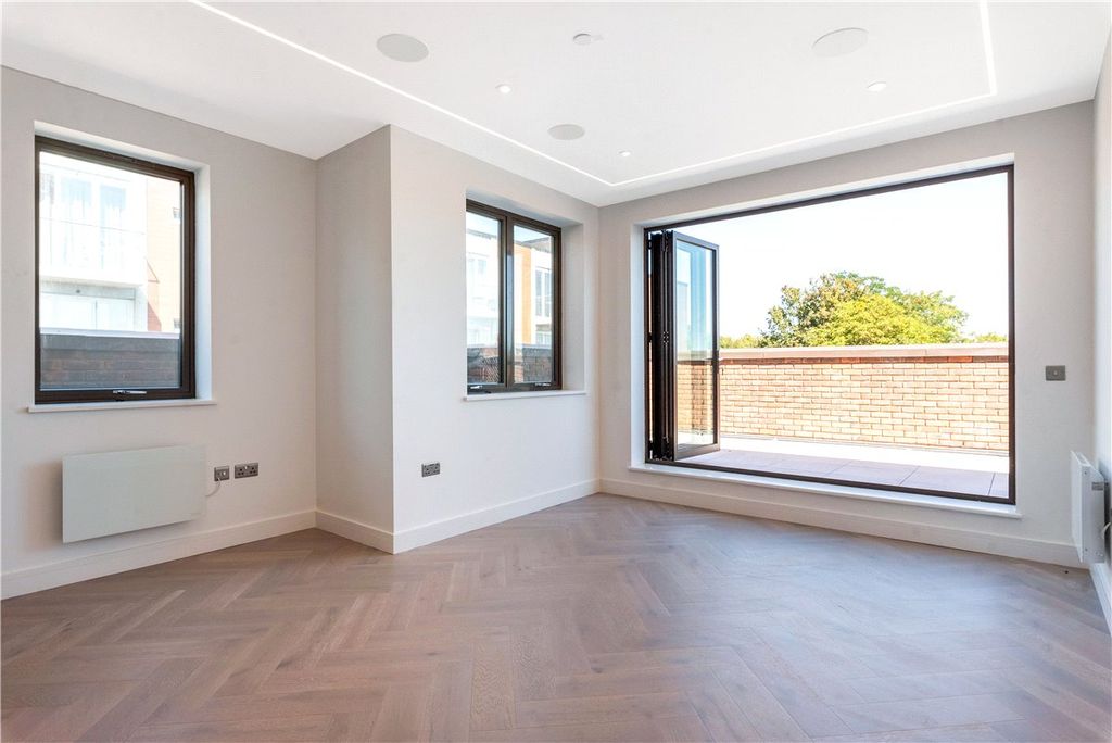 Property photo 3 of 30 Picture No. 11