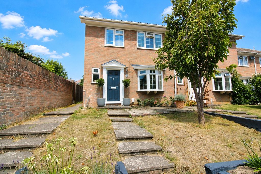 Property photo 1 of 19 Picture No. 04