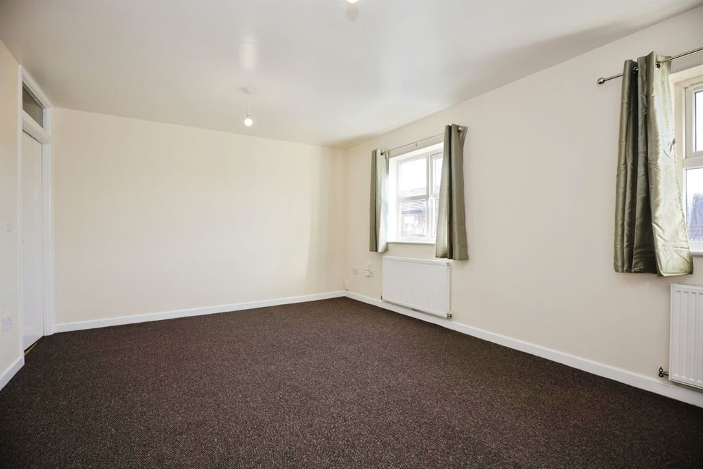 Additional image 6 of 2 bed flat for saleCambridge Street, Rugby CV21