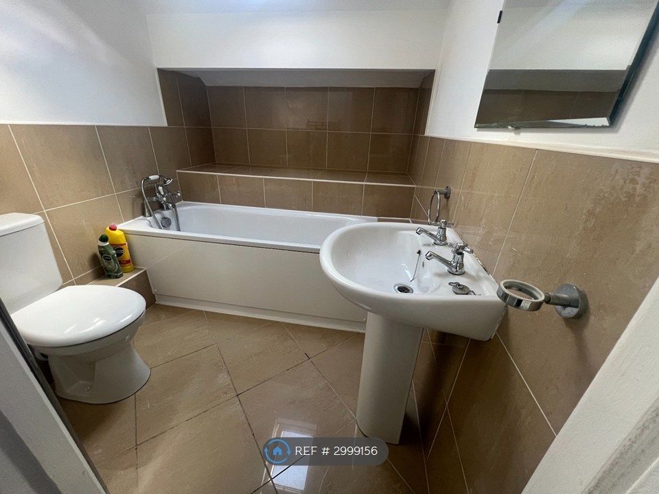 Property photo 3 of 6 Bathroom