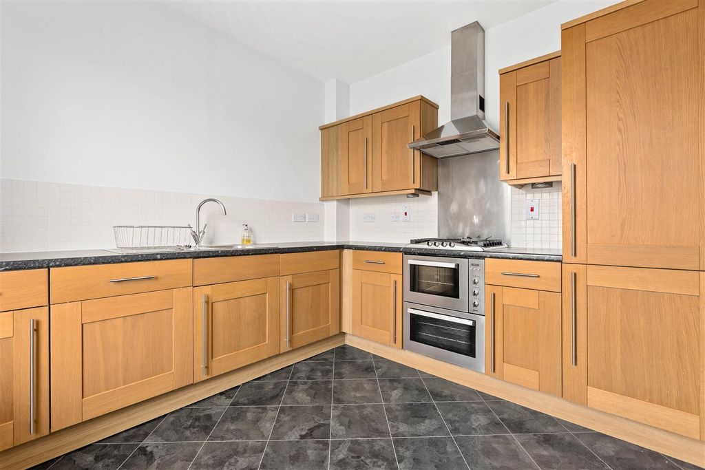 Property photo 3 of 20 Kitchen