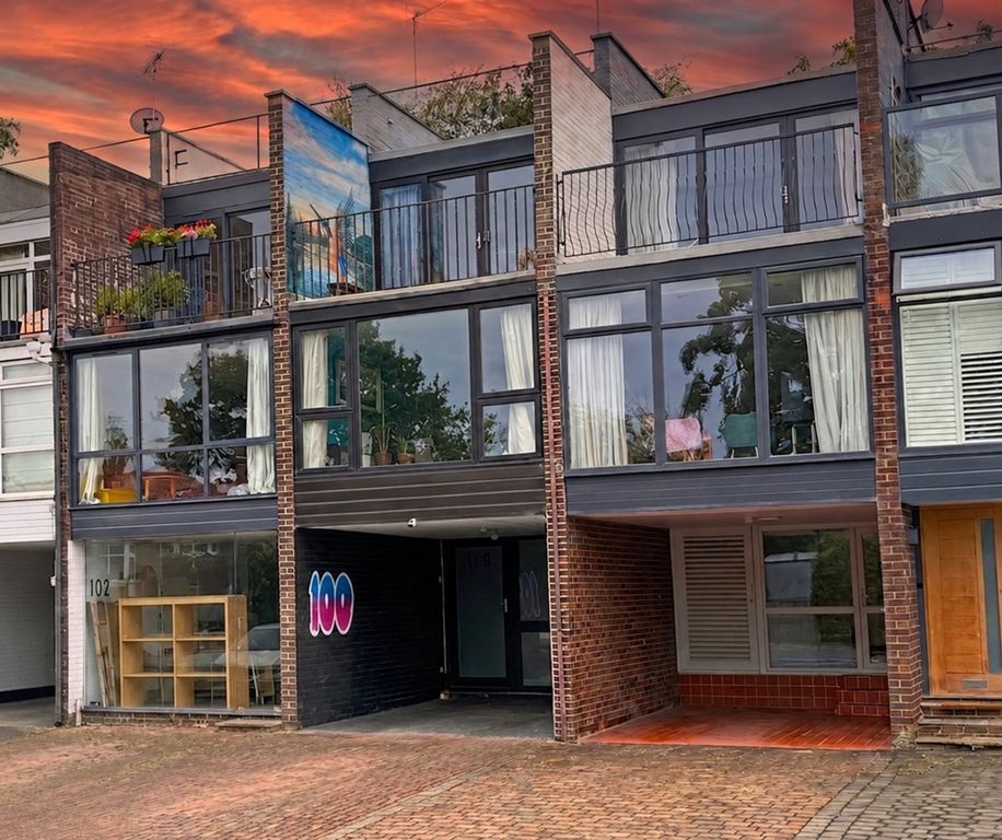 Property photo 2 of 19