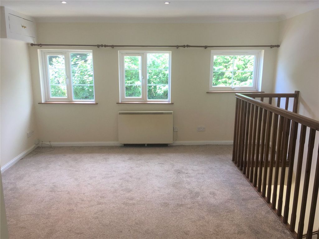 Property photo 3 of 13 Picture No. 02