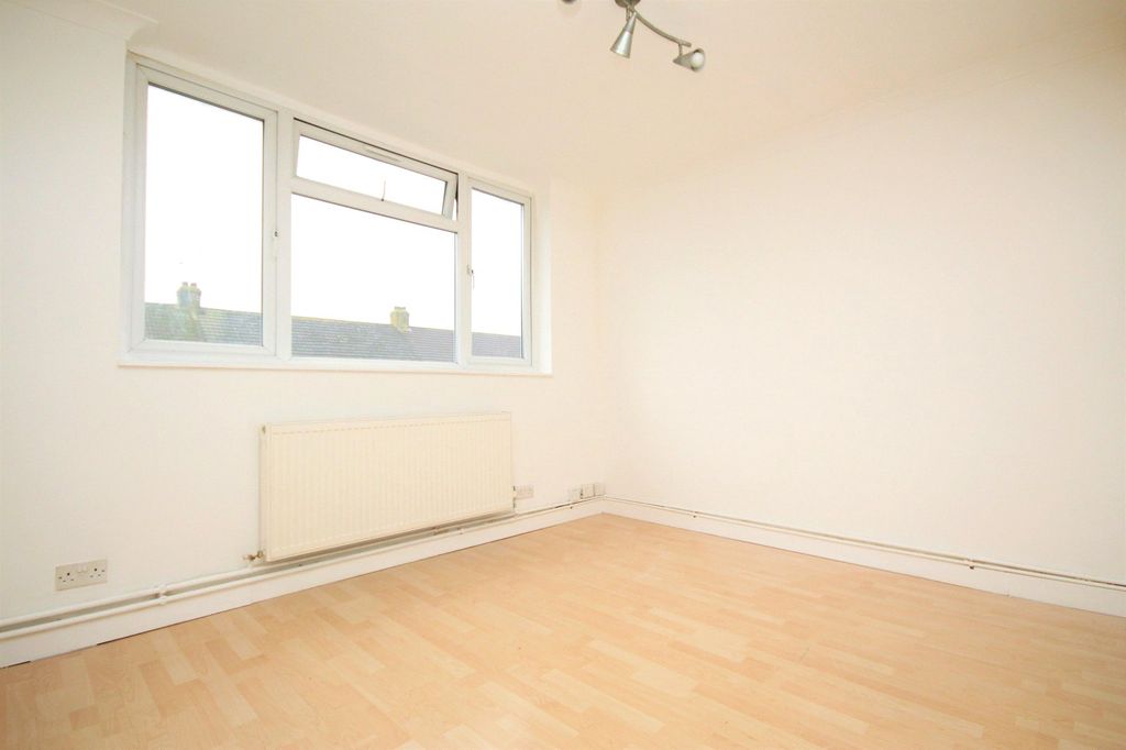 Property photo 3 of 5 Picture No. 06