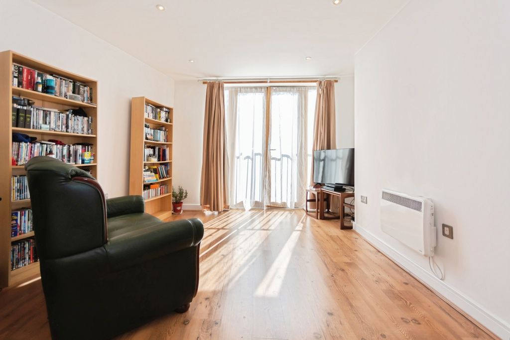 Property photo 3 of 12 Living