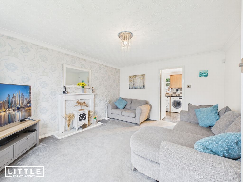 Property photo 2 of 15 Photo 6