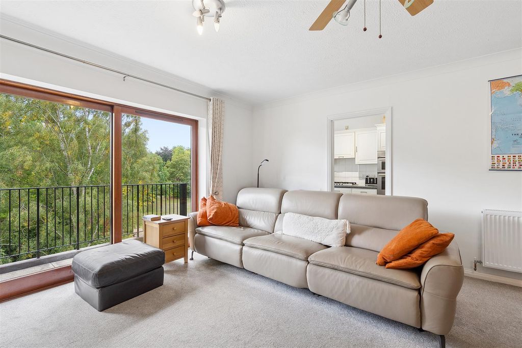 Property photo 3 of 10 5 The Mote-Hr4.Jpg