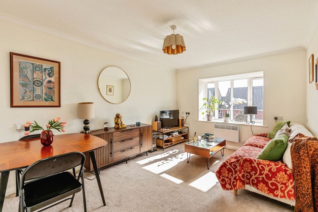Property photo 1 of 11 Pbox-Img.Jpg
