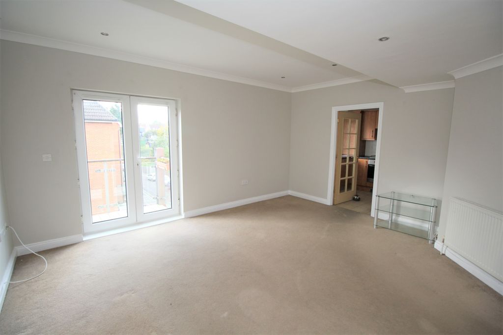 Property photo 2 of 7 Living/Dining Room