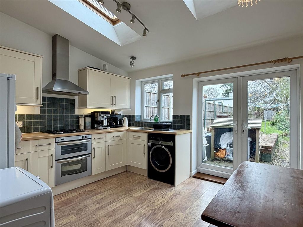 Property photo 2 of 18