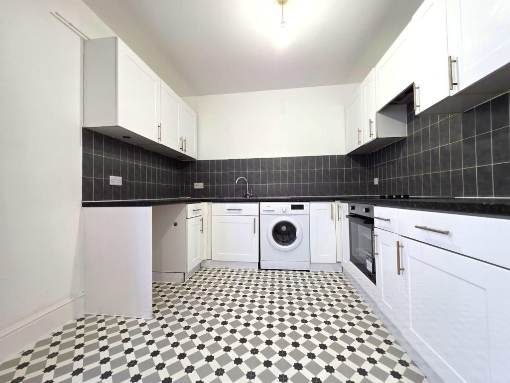 Property photo 3 of 7 1000042543.Jpg
