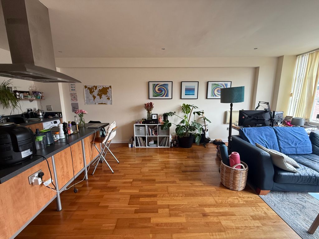 Property photo 3 of 11 Img_8010