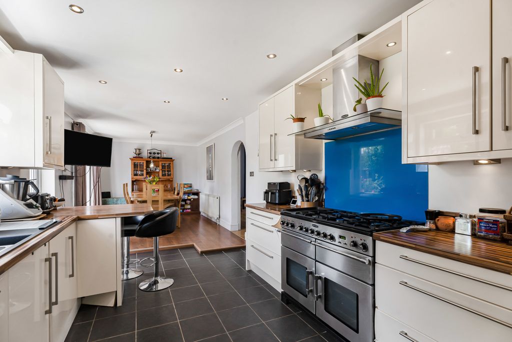 Property photo 3 of 41 Kitchen