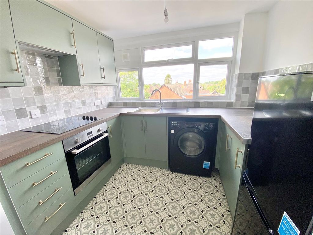 Property photo 1 of 6 Kitchen.Jpg