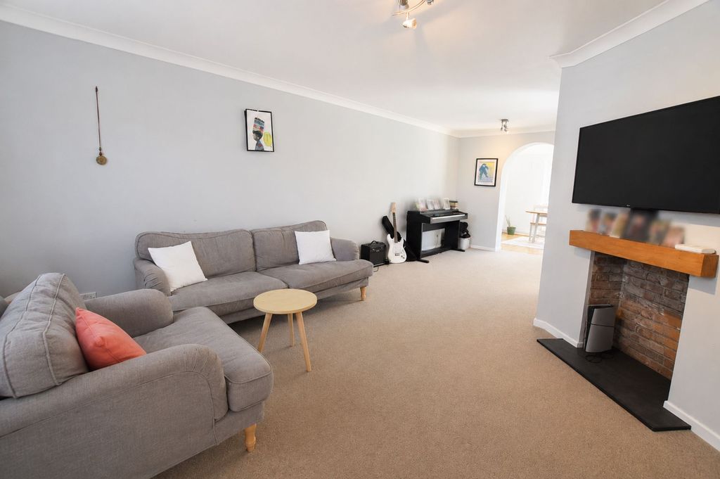 Property photo 2 of 14