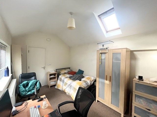 Property photo 2 of 8 1