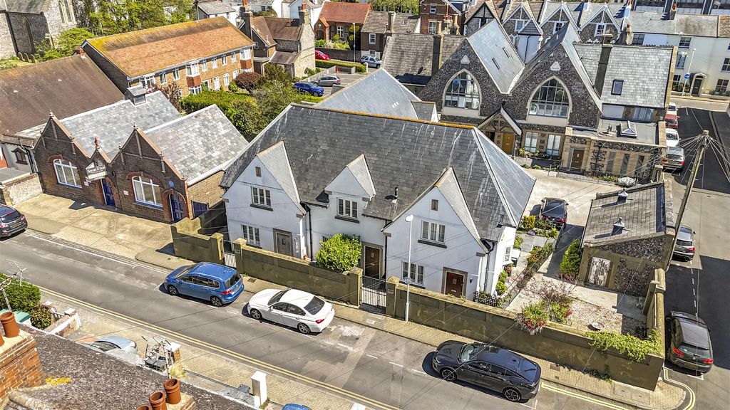 Property photo 1 of 16 Drone 30th April-002.Jpg