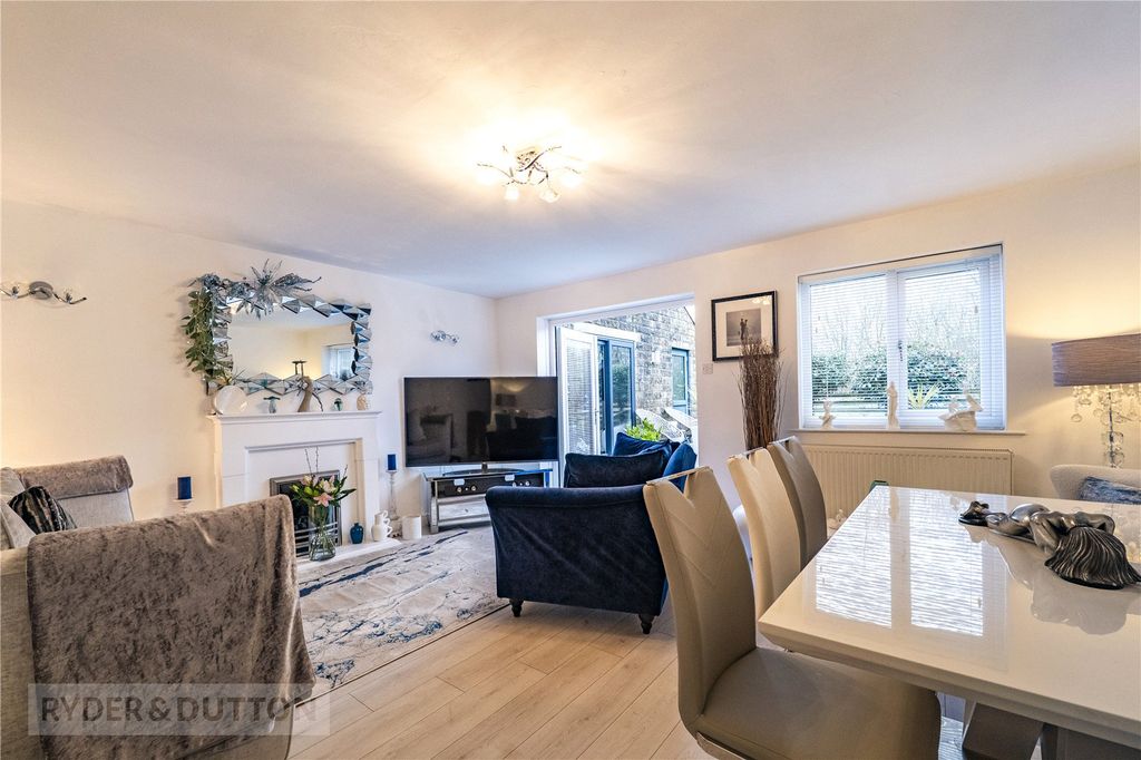 Property photo 3 of 26 Lounge/Diner