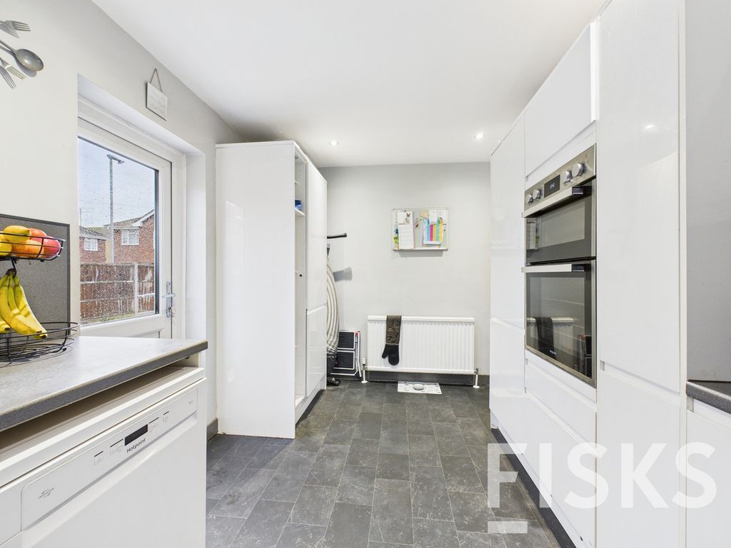 Property photo 3 of 23