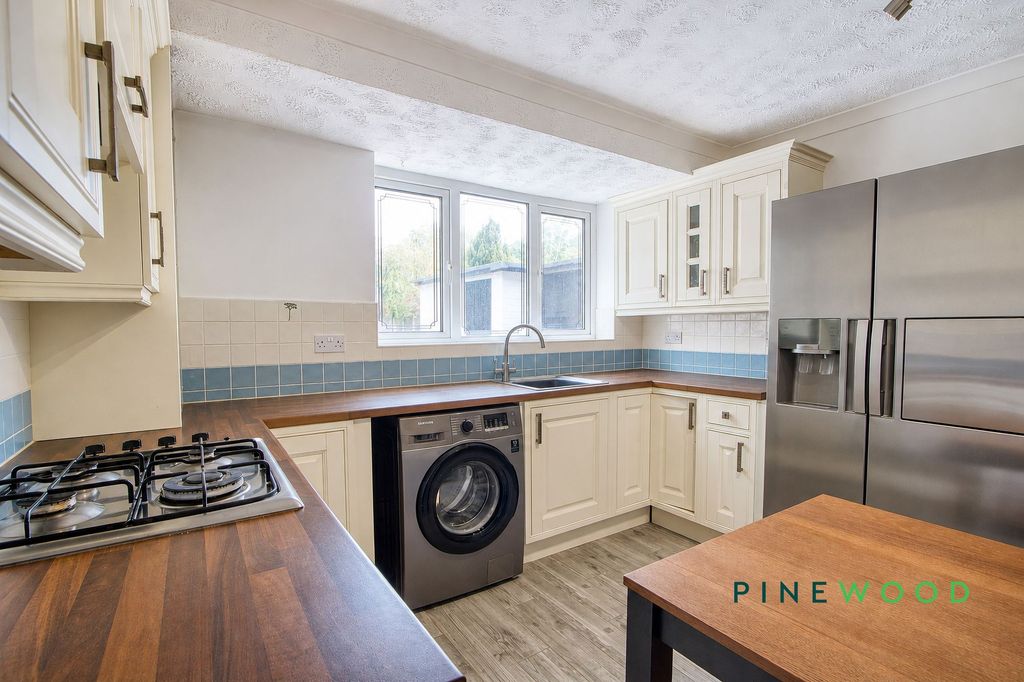 Property photo 3 of 14 Kitchen / Diner