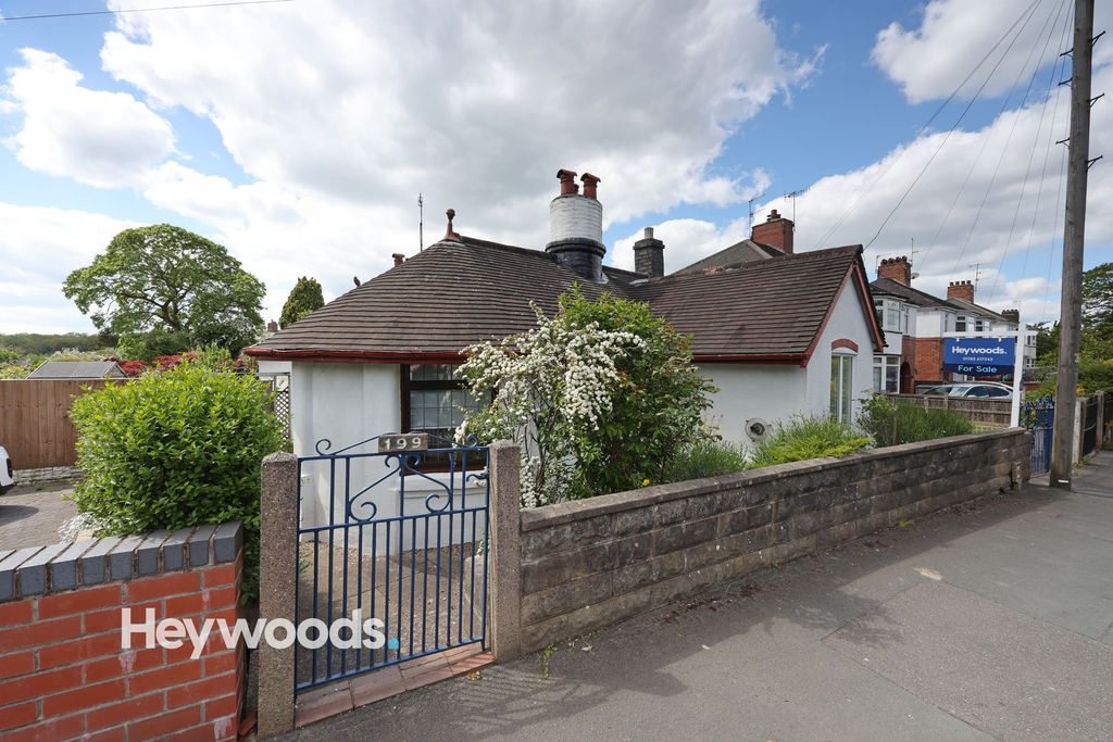 Property photo 2 of 44
